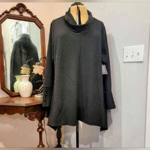 NWT 3X Long Textured Blk Cowl-Neck Top